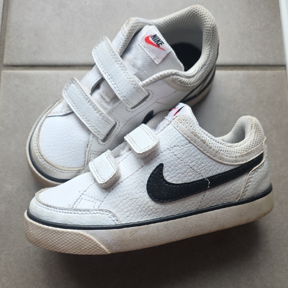 2/$20 Nike - White and Black Sneakers With Velcro Straps - Size 9C - Picture 1 of 5